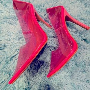 **Fairly New** Chic Bubblegum size: 8 (pink heels)
